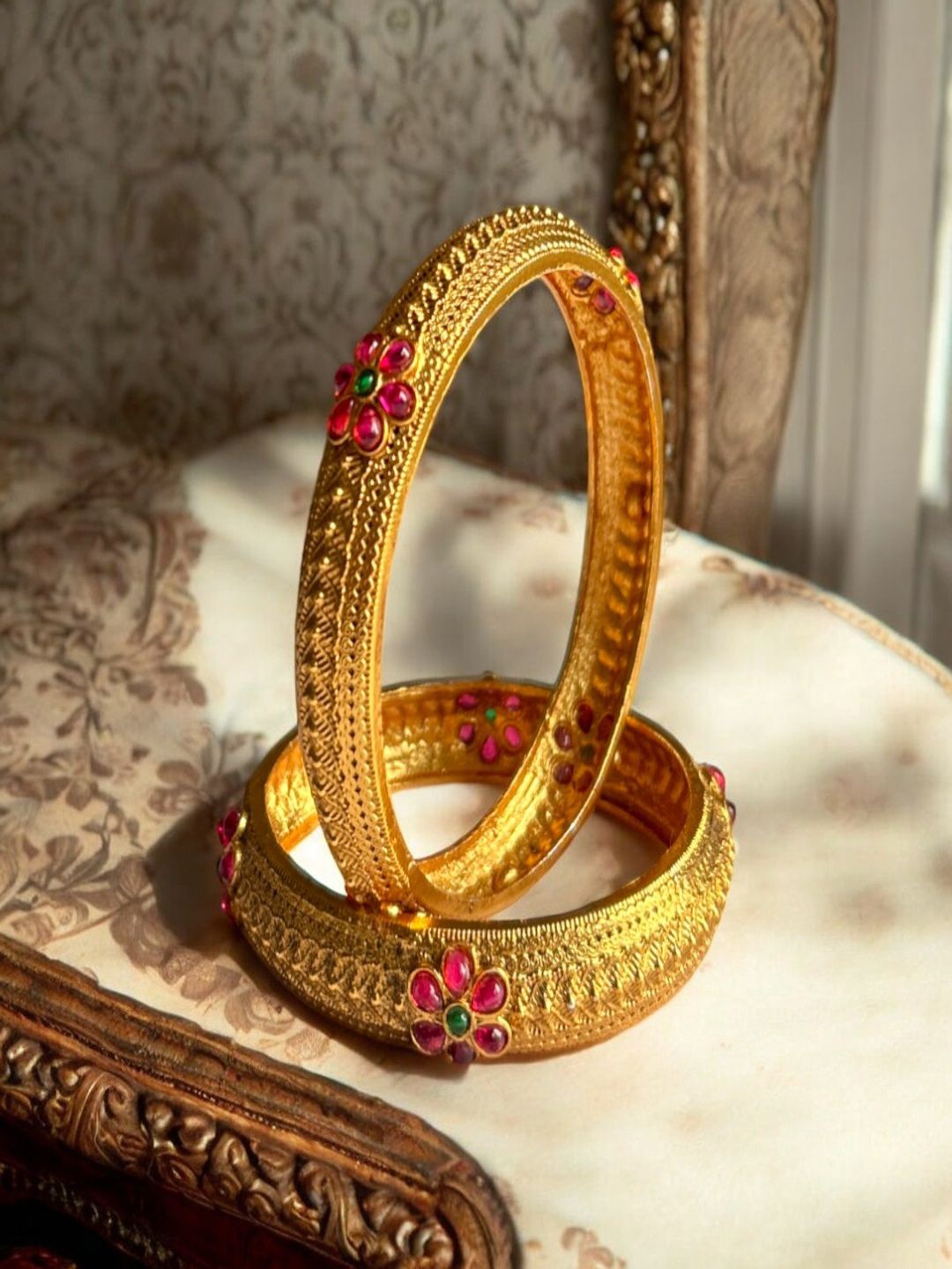 

AccessHer Set of 2 Gold Plated Stone-Studded Flower Design Bangles