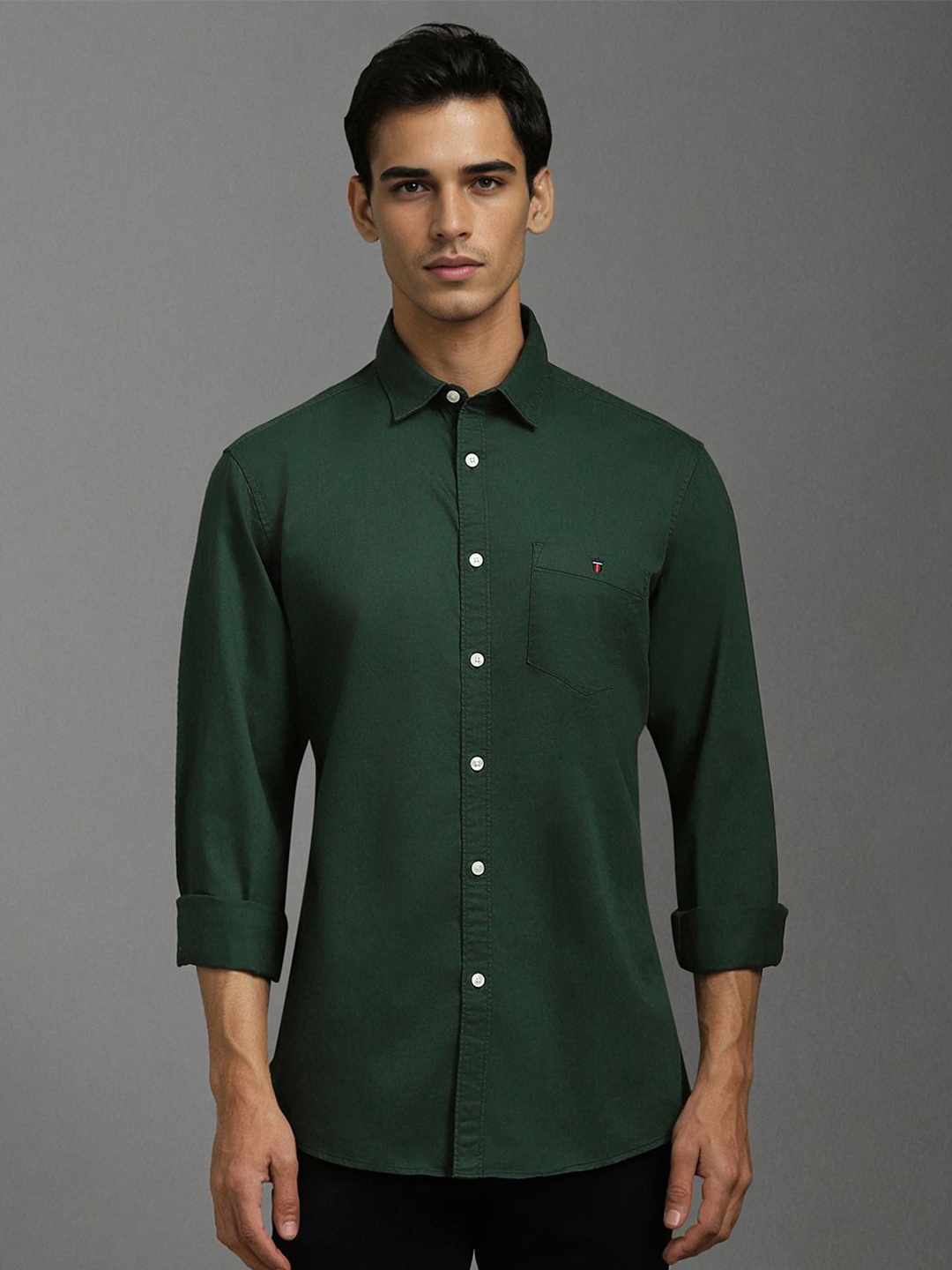 

Louis Philippe Jeans Men Spread Collar Solid Cotton Casual Shirt, Green
