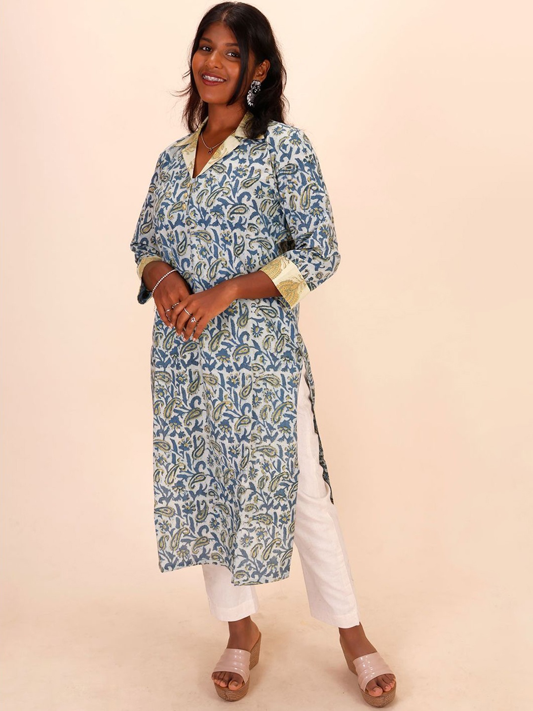 

Avishya Floral Printed Cotton Straight Kurta, Blue