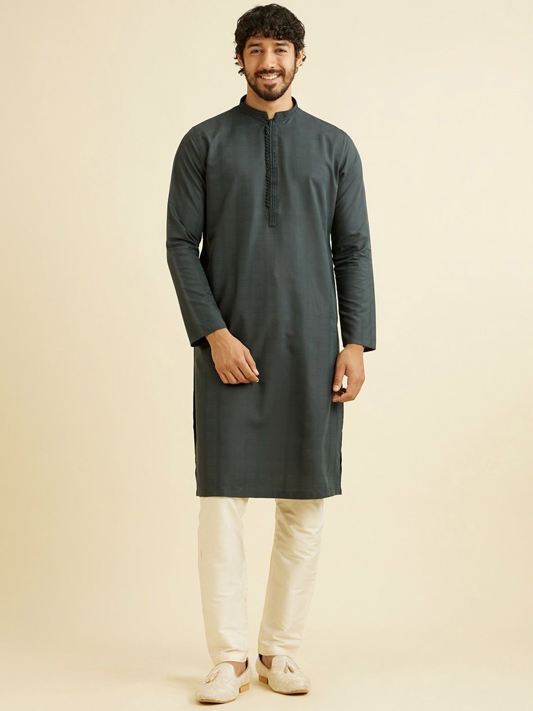 

Manyavar Men Regular Kurta with Pyjamas, Green