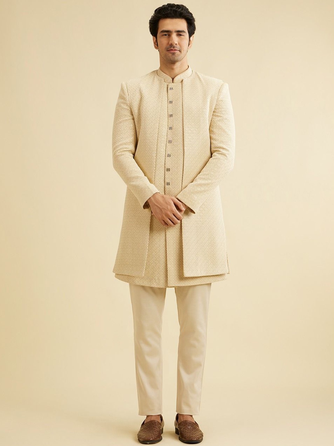 

Manyavar Men Embroidered Sherwani Set, Beige