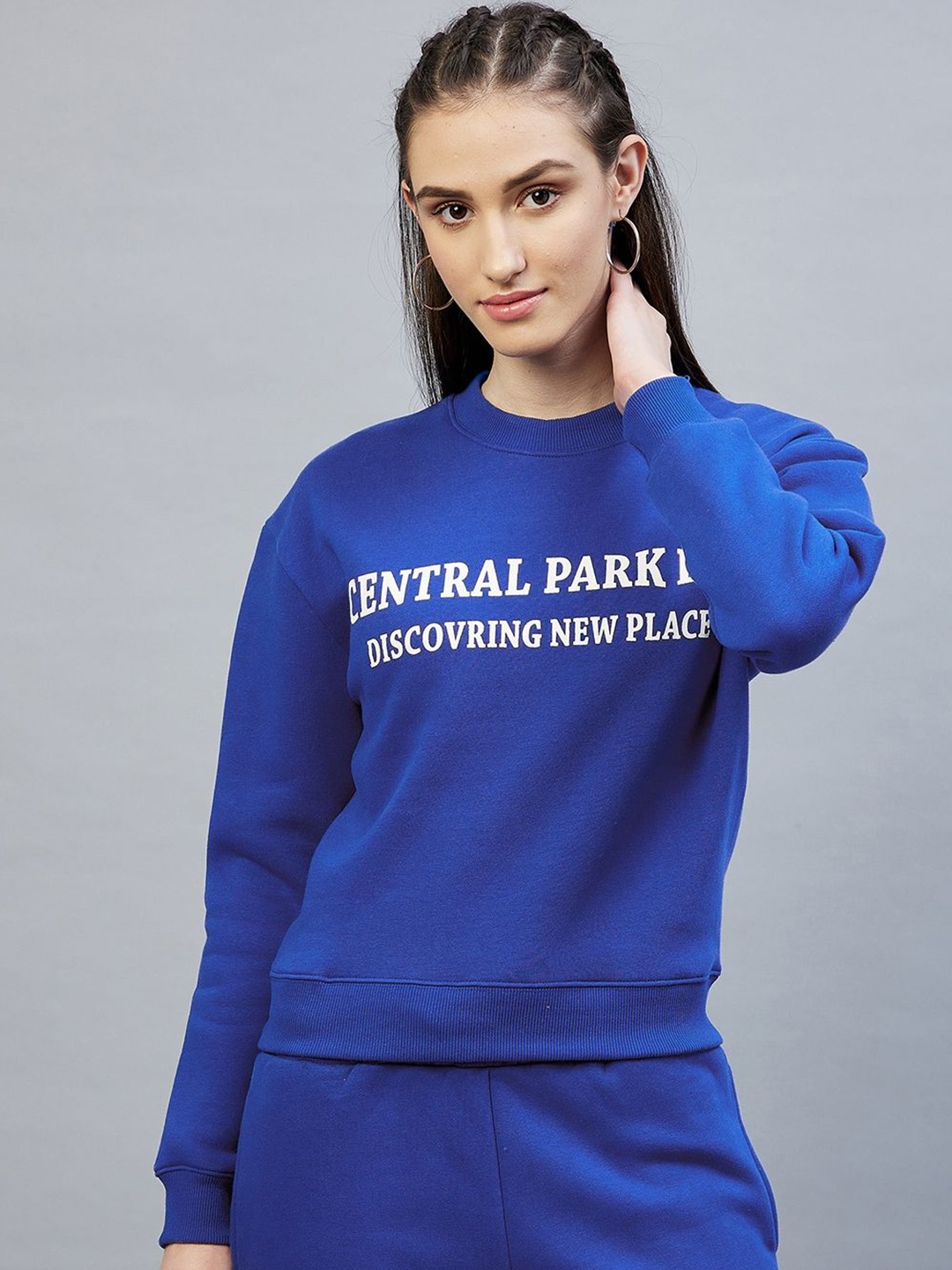 

DELAN Women Typography Printed Sweatshirt, Blue