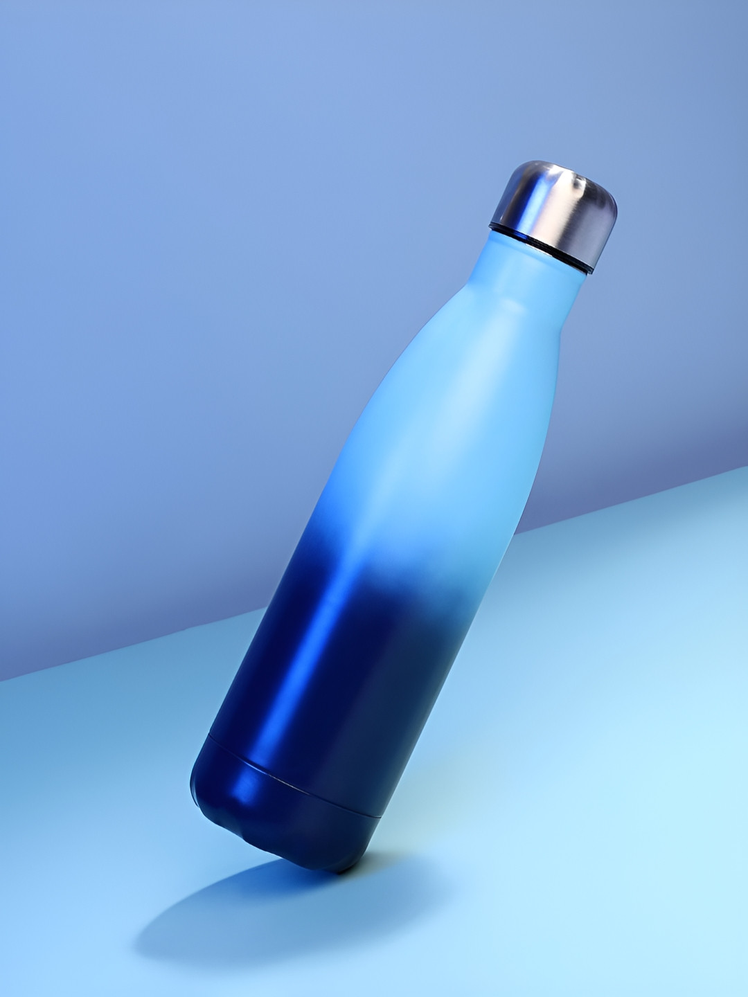 

Bonhomie The Ombre Blue Single Stainless Steel Colourblocked Water Bottle 500 ml