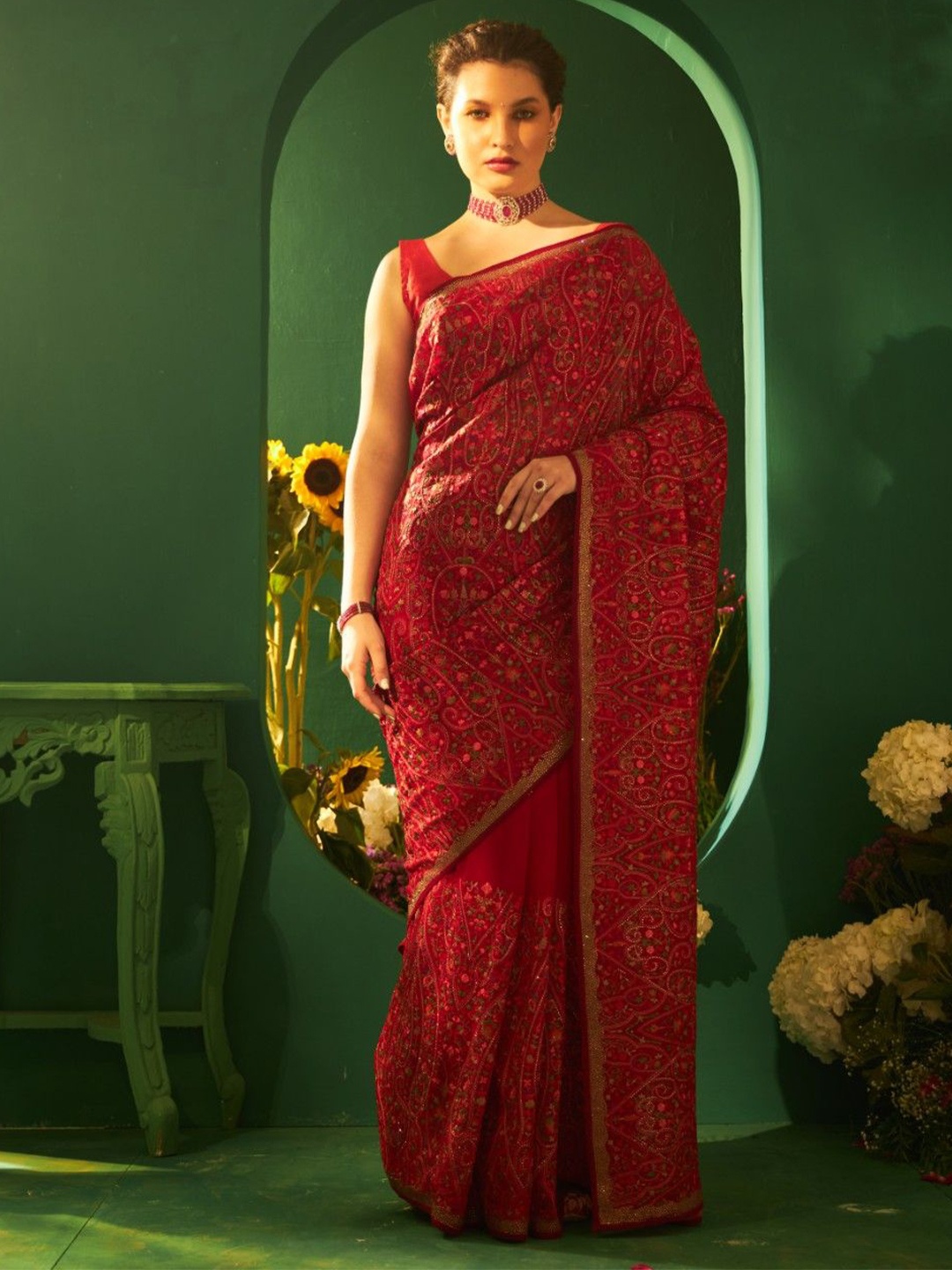 

Sabaahat Floral Printed Beads and Stones Saree, Red
