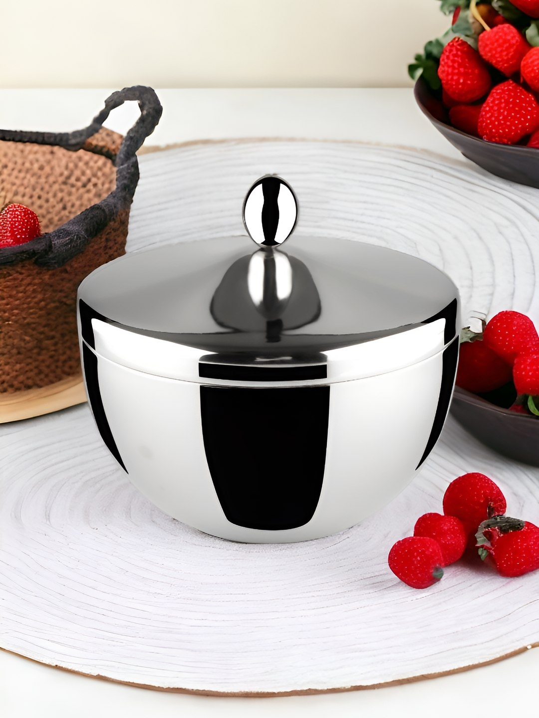 

FNS Silver-Toned Dishwasher Safe Thermal Insulated Casserole 1.2 L