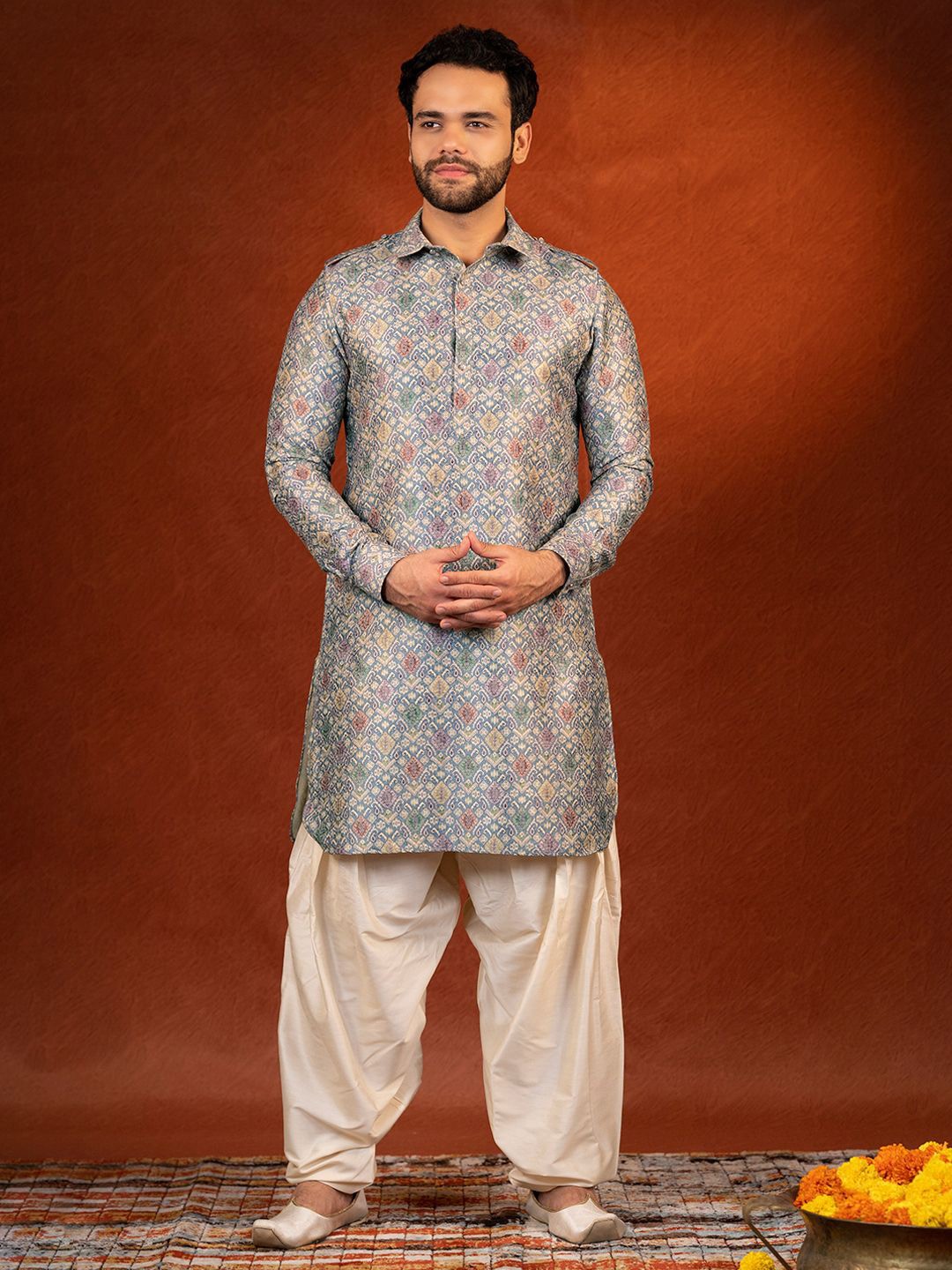 

TheEthnic.Co Ethnic Motifs Printed Pure Cotton Straight Kurta with Salwar, Grey