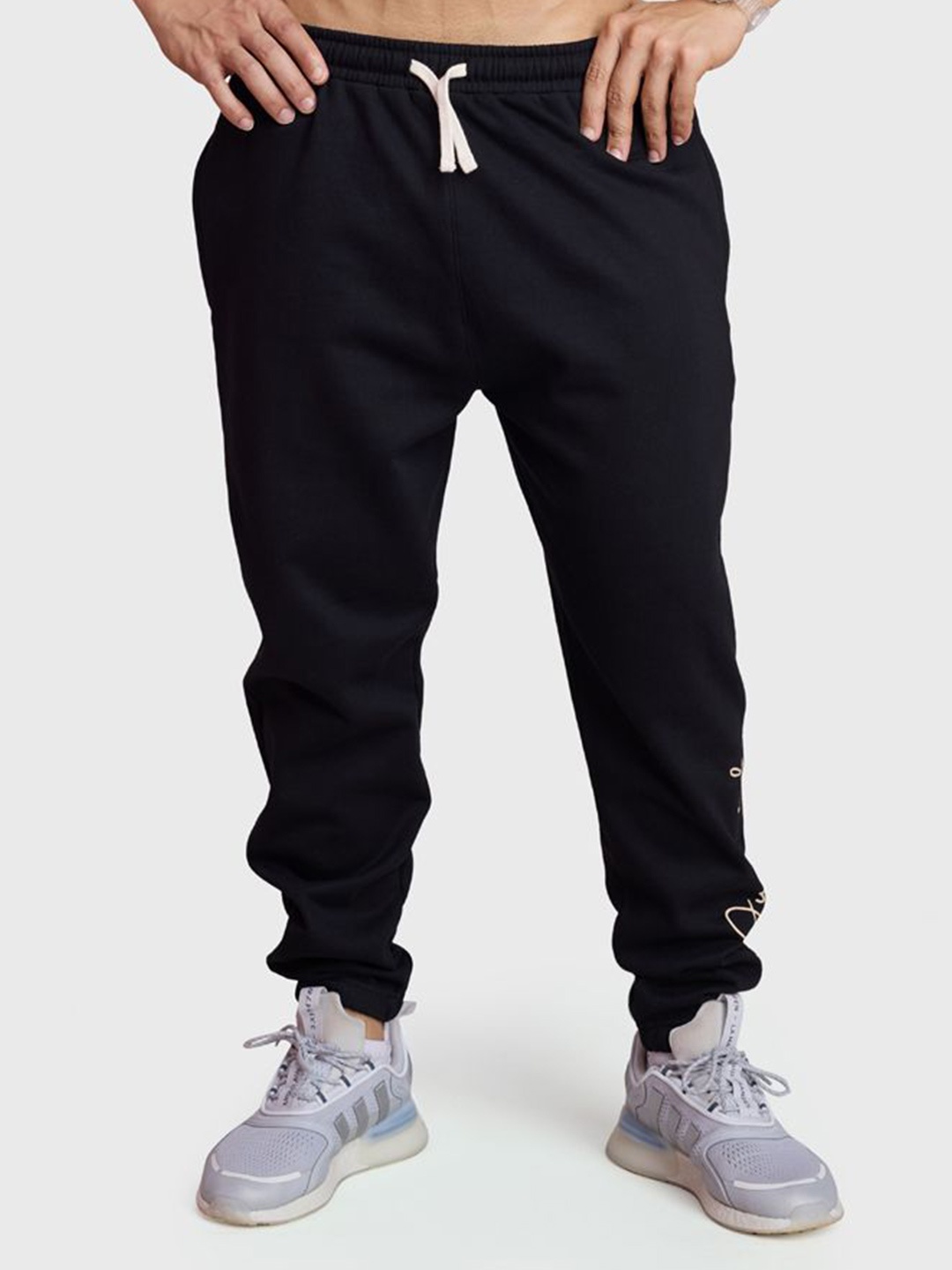 

FUAARK Men Cotton Relaxed Fit Joggers, Black