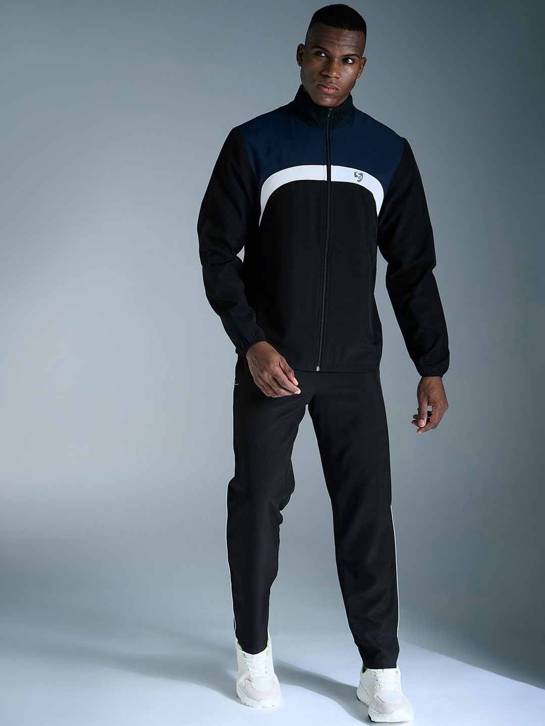 

SG Men colour-blocked Tracksuits, Black