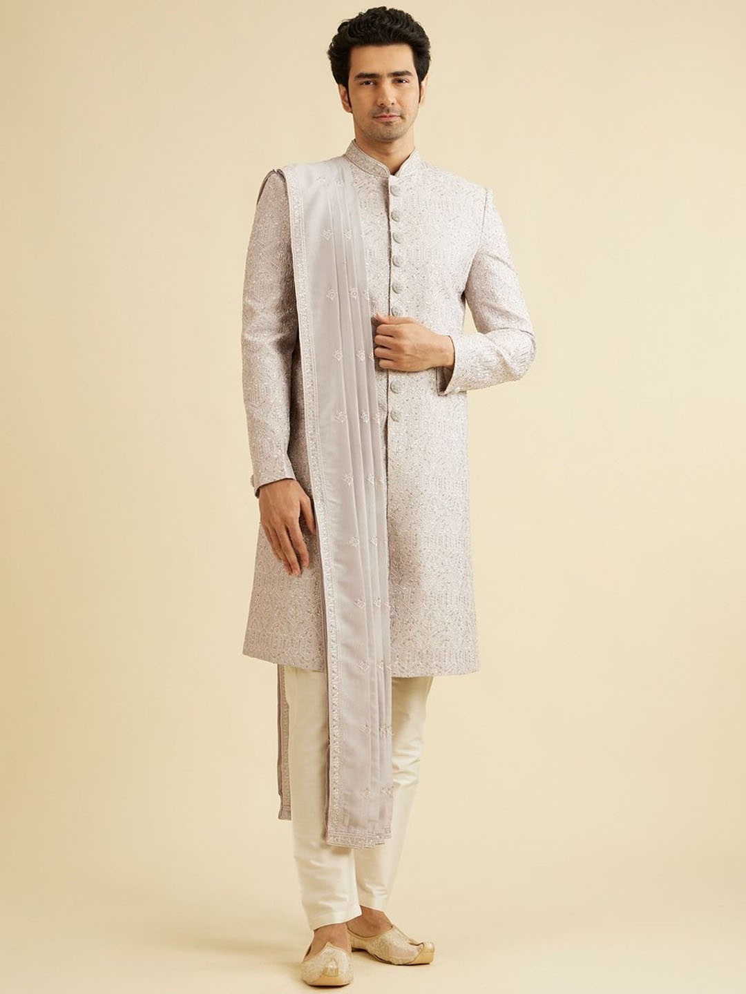 

Manyavar Men Embroidered Sherwani Set, Grey