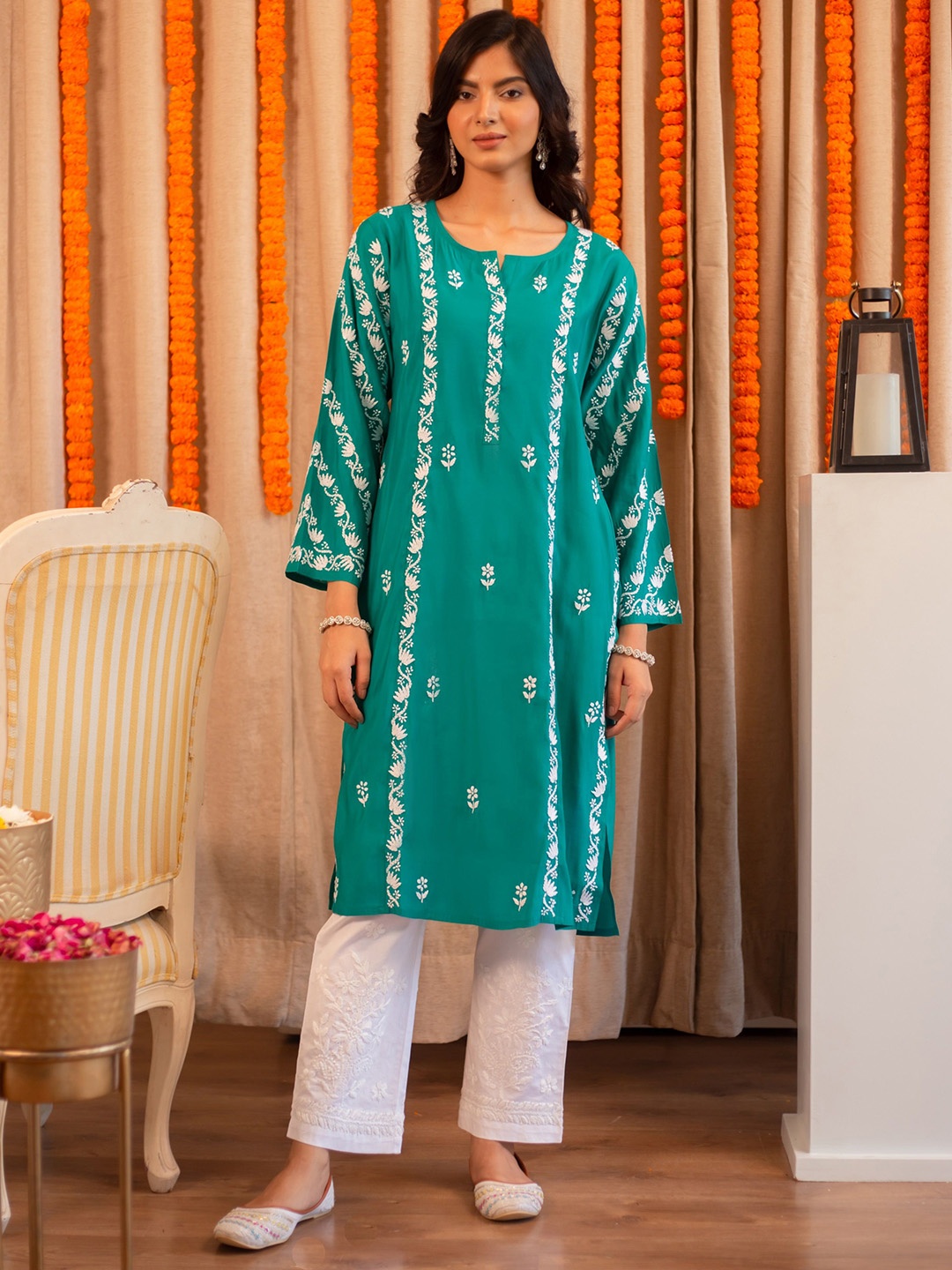 

HOUSE OF KARI Women Chikankari Muslin Kurta, Green