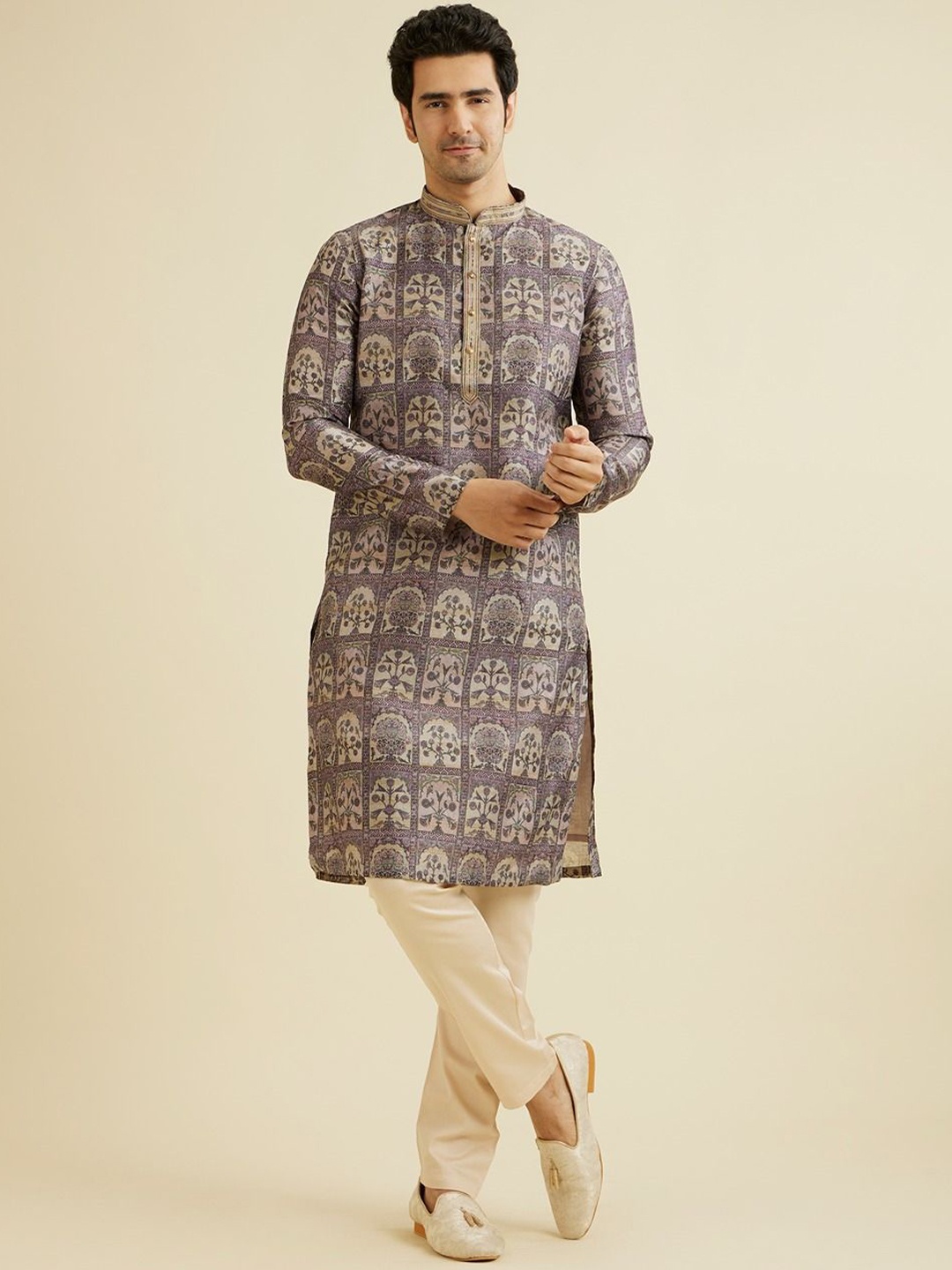 

Manyavar Ethnic Motifs Printed Mandarin Collar Straight Kurta With Trousers, Purple