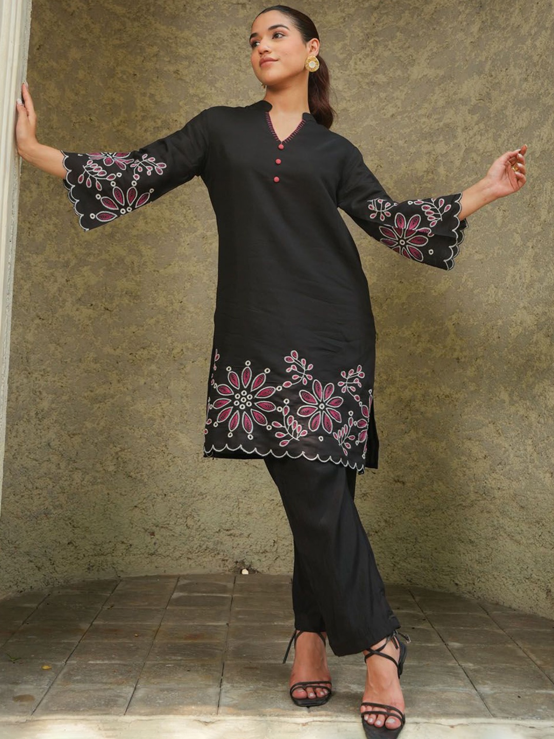 

FASHION DWAR Floral Embroidered Mandarin Collar Pure Silk Top With Trouser, Black