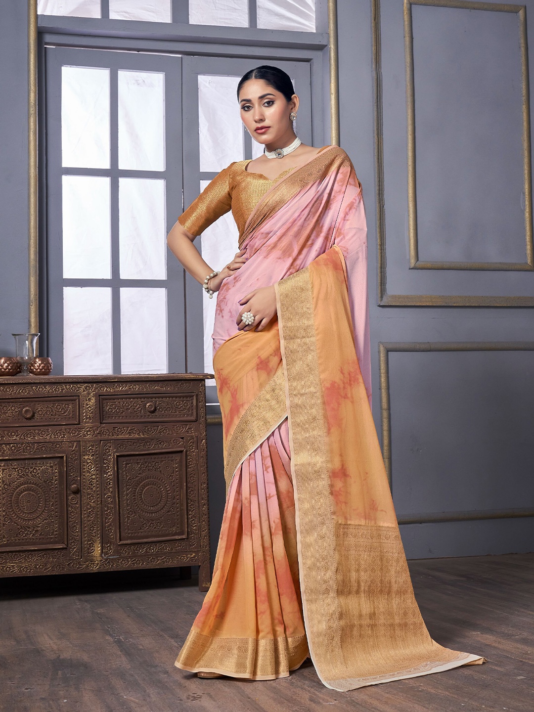

SUI DHAGA Pure Cotton Abstract Printed Woven Design Zari Saree, Pink