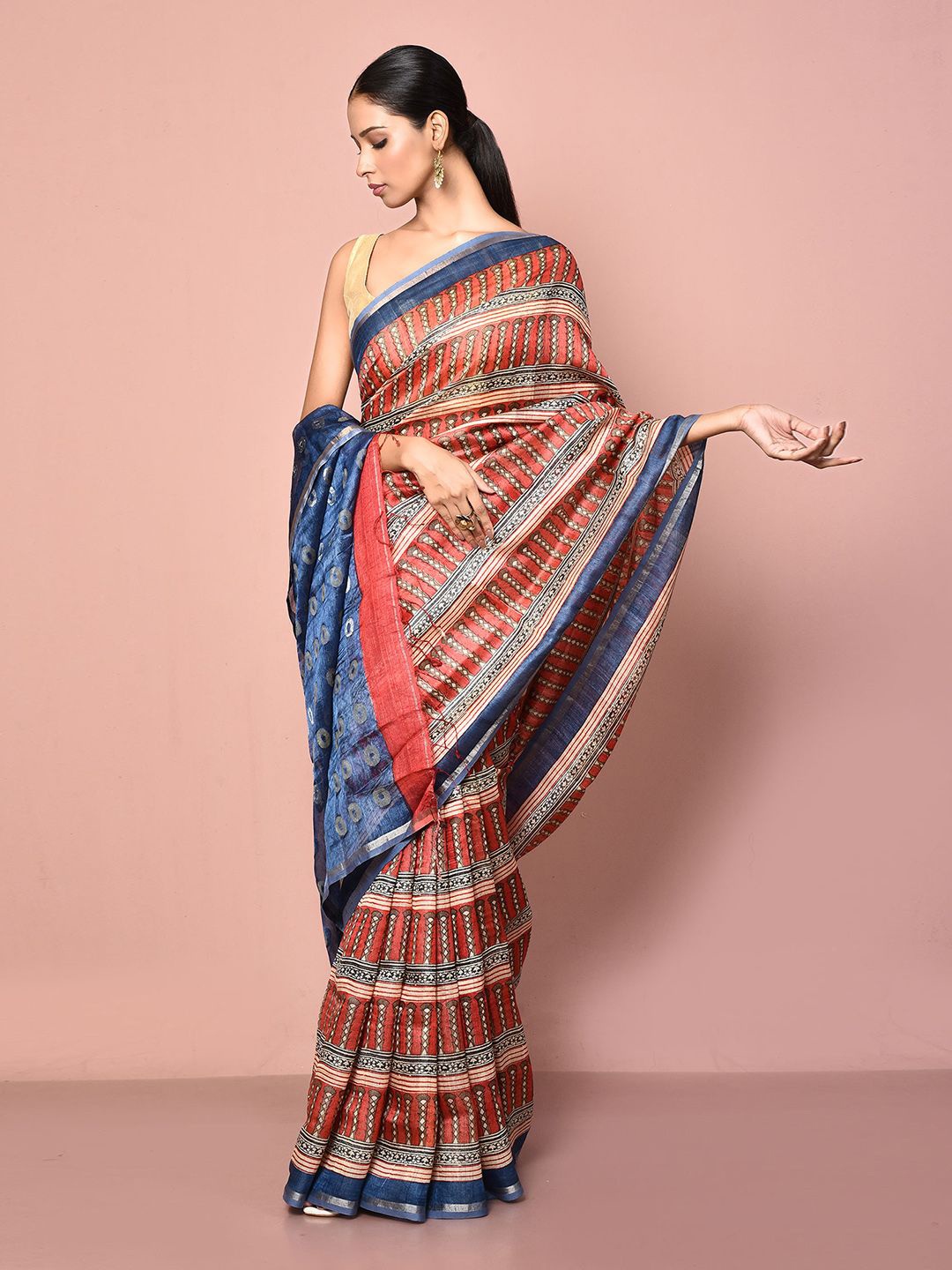 

Nazaakat by Samara Singh Floral Tissue Saree, Grey