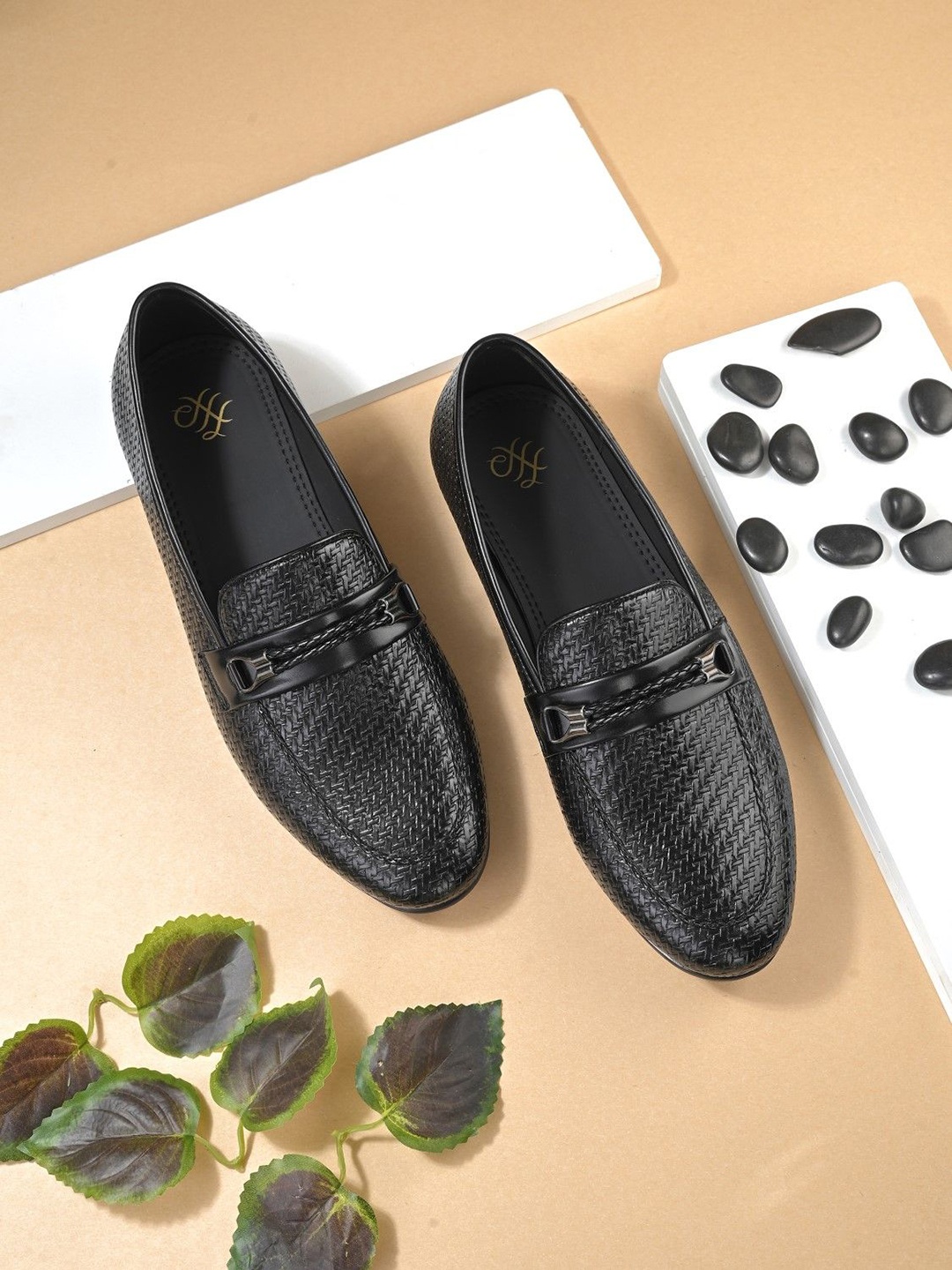 

House of Pataudi Men Textured Formal Loafers, Black
