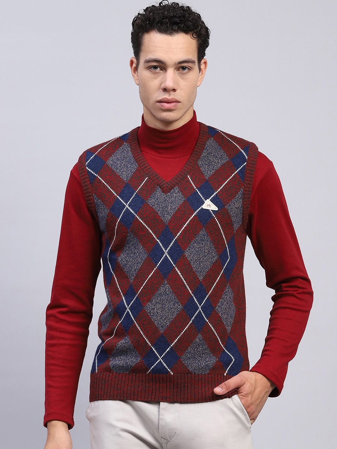 

Monte Carlo Men Printed Woollen Sweater Vest, Maroon