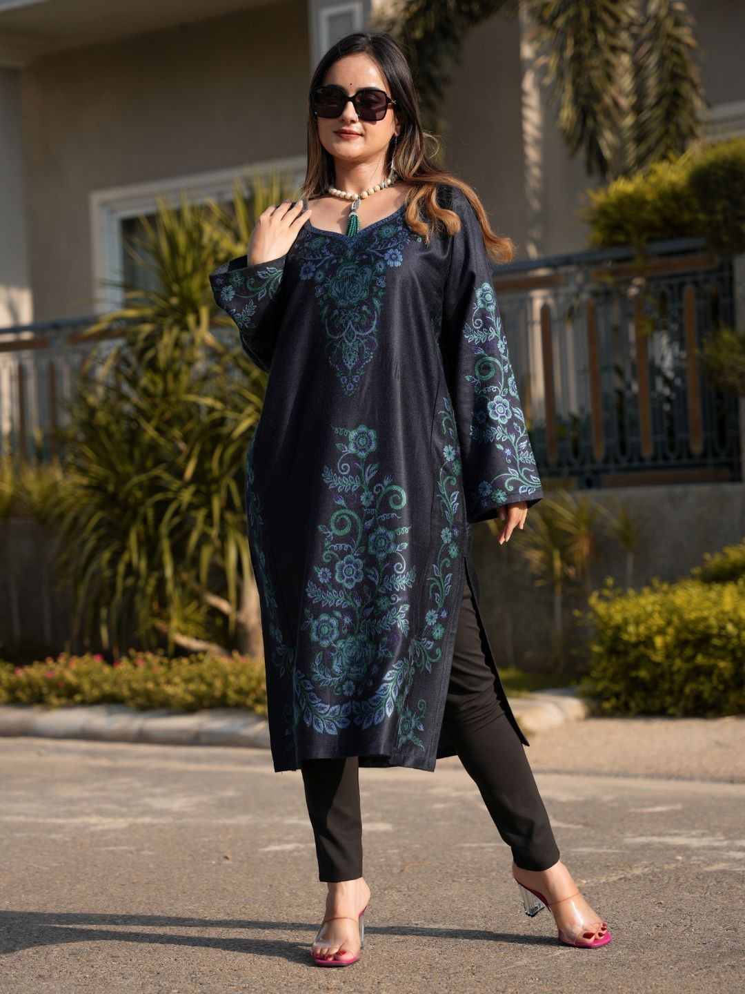 

HOUSE OF KIRNA'S WITH LOGO OF HOK Printed Loose Fit Pakistani Shape Kurtas, Black