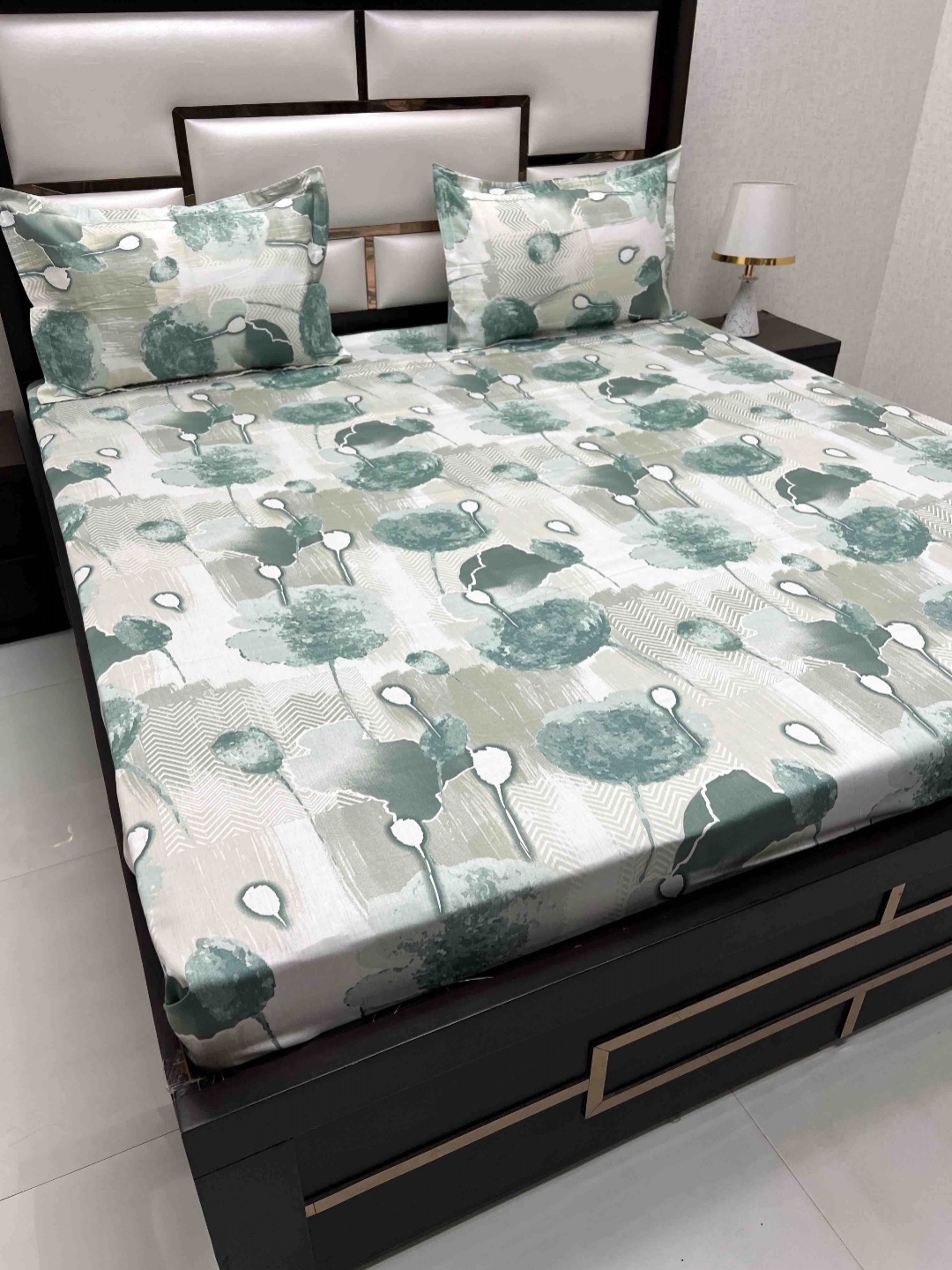 

Pure Decor Royal Velar Green Printed 330 TC Cotton King Bedsheet with 2 Pillow Covers