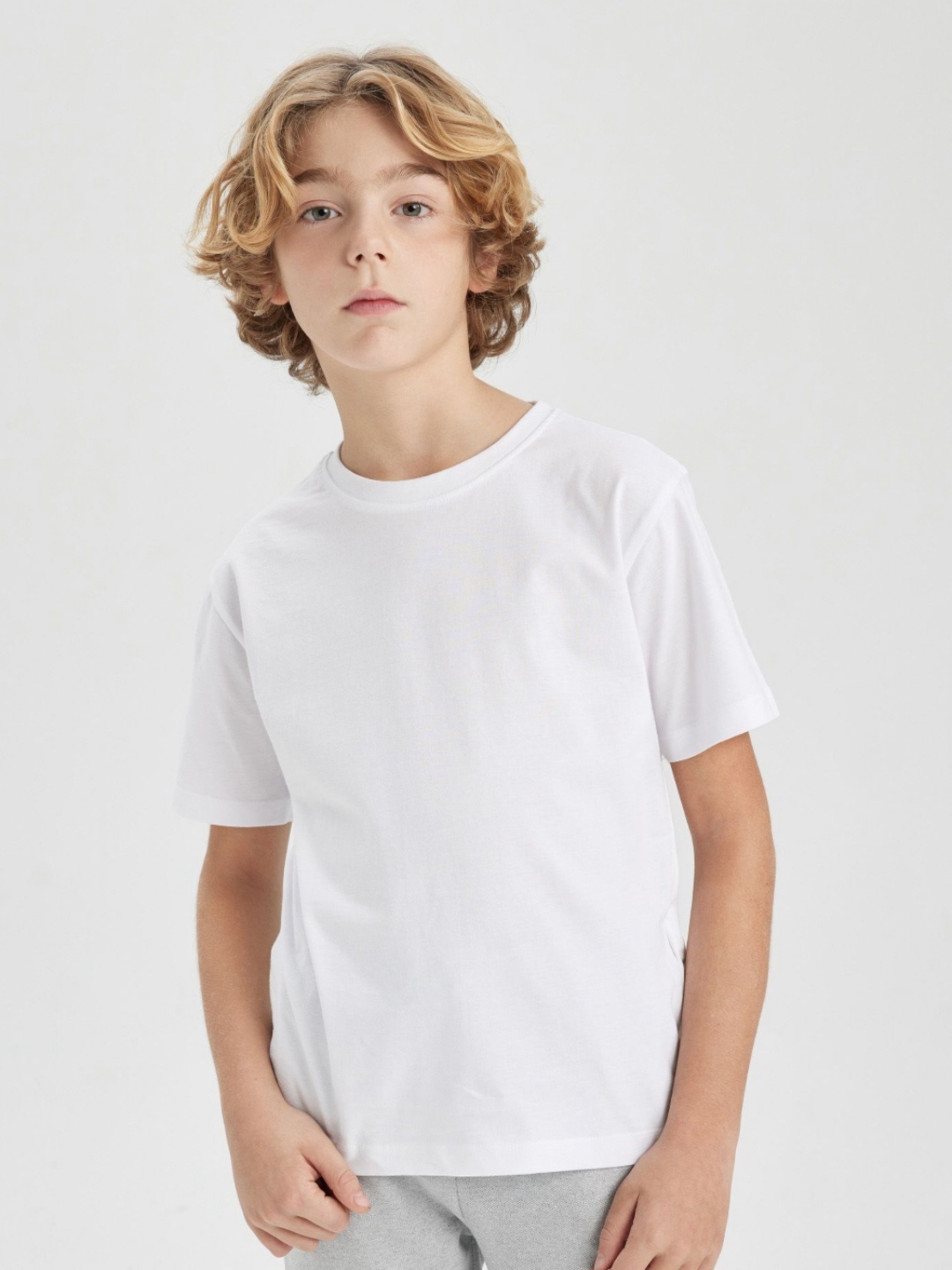 

DeFacto Boys Solid Round Neck Cotton T-shirt, White