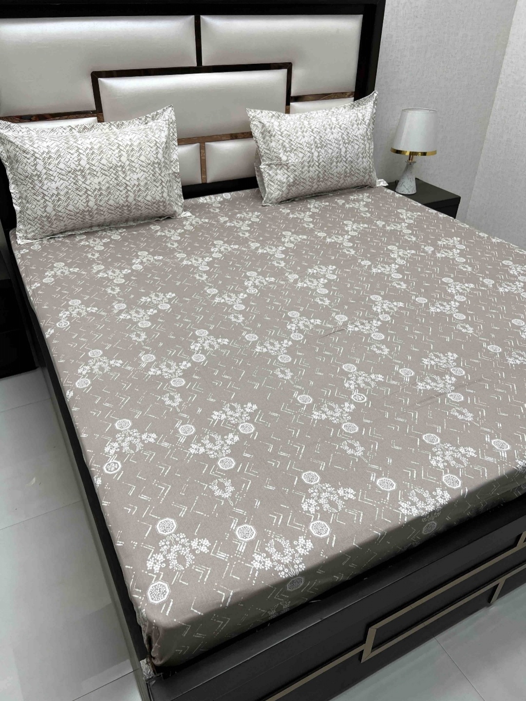 

Pure Decor Lifestyle Brown Printed 300 TC Cotton King Bedsheet with 2 Pillow Covers