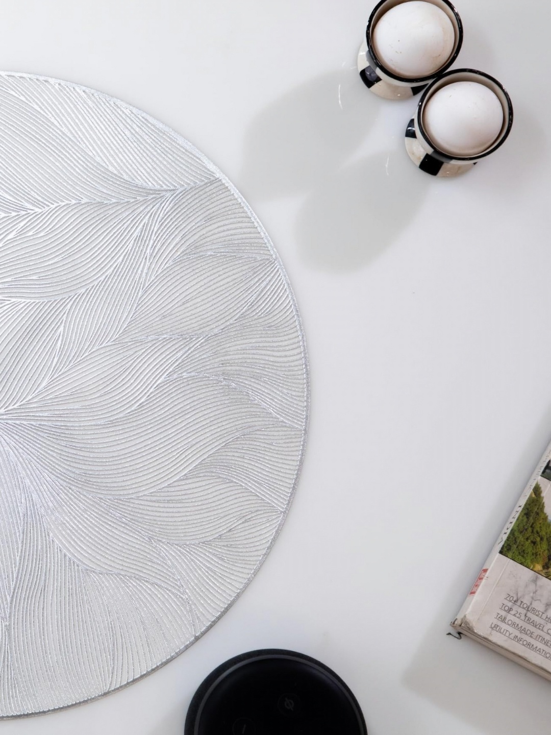 

HomeCloud Silver Toned Textured Round Table Placemat