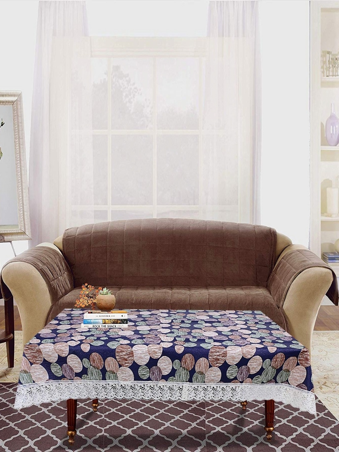 

LooMantha Blue & White Geometric Printed 4 Seater Table Cover