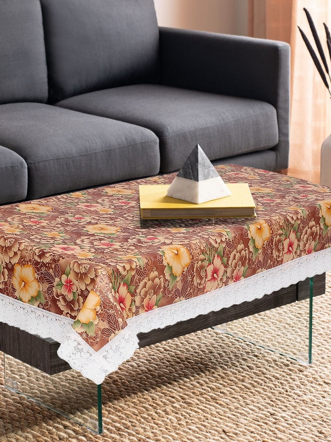 

LooMantha Beige & White Floral Printed 4 Seater Table Cover