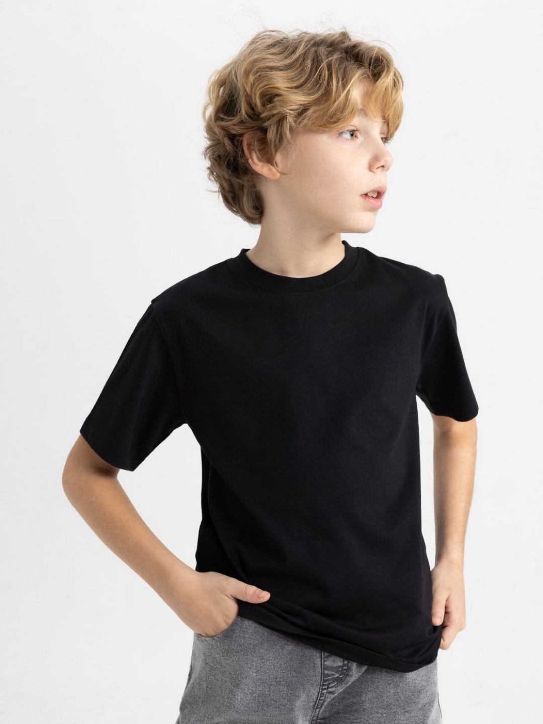 

DeFacto Boys Solid Round Neck Cotton T-shirt, Na