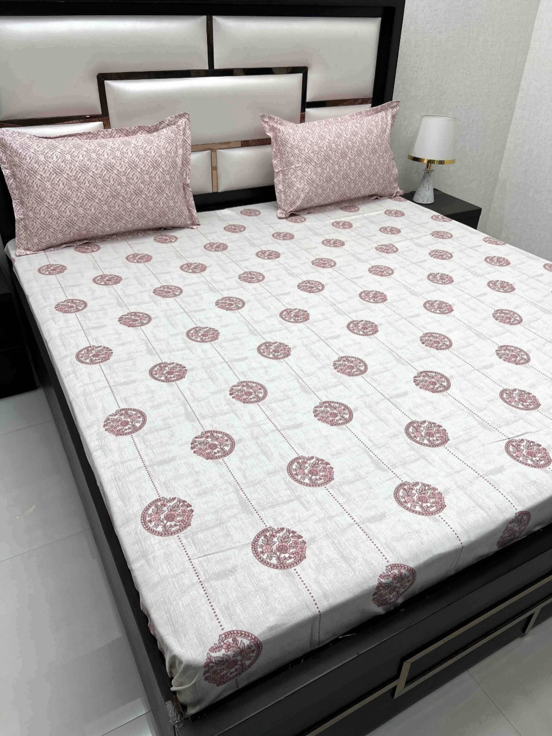 

Pure Decor Lifestyle Grey Ethnic 300 TC Cotton Super King Bedsheet with 2 Pillow Covers, Peach