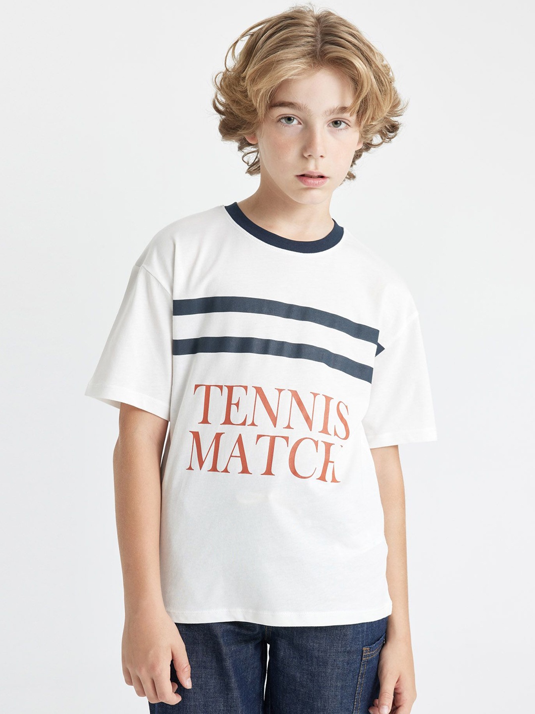 

DeFacto Boys Typography Printed Applique T-shirt, Na