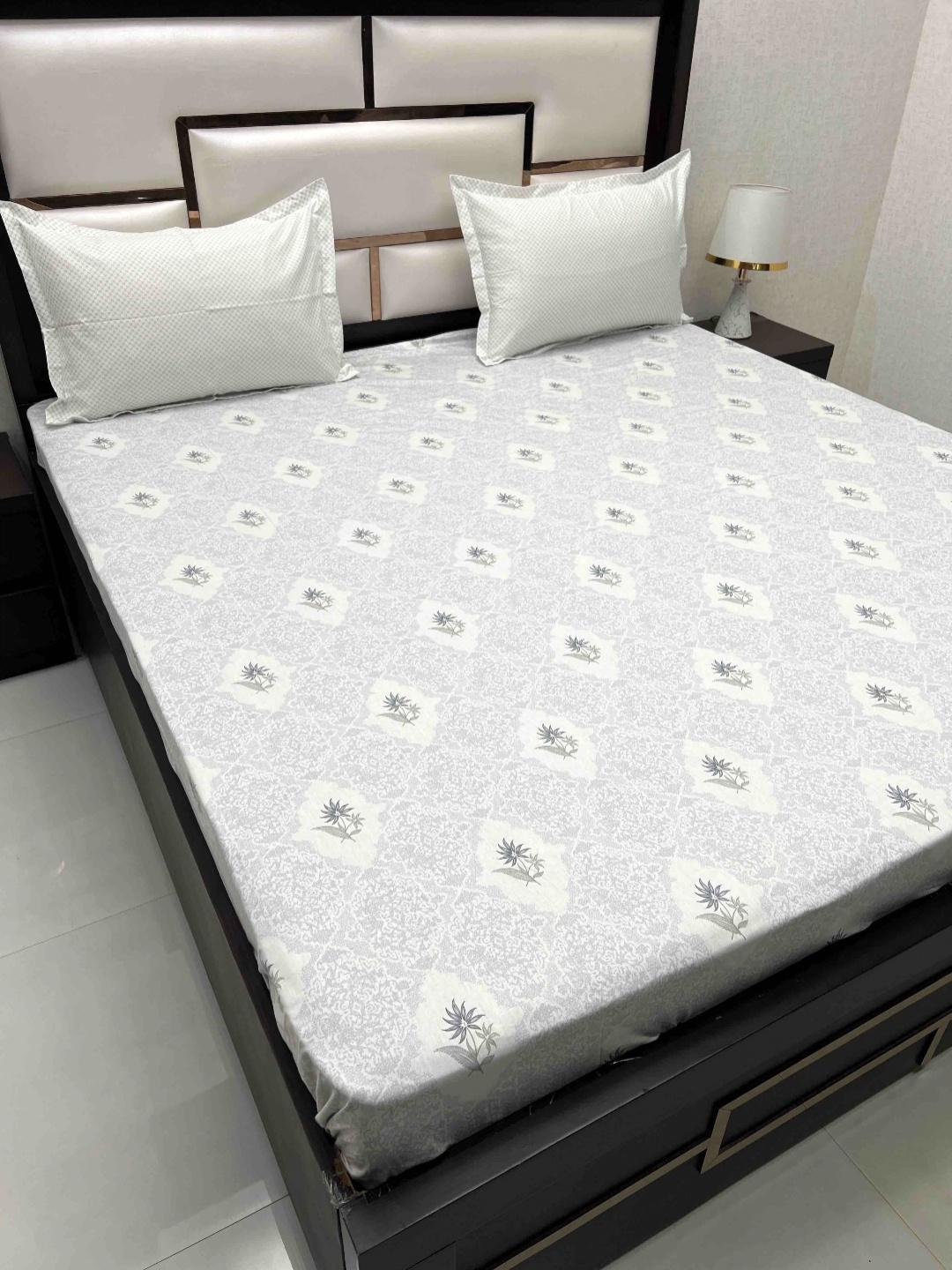 

Pure Decor Grey & White Floral 300 TC King Bedsheet with 2 Pillow Covers