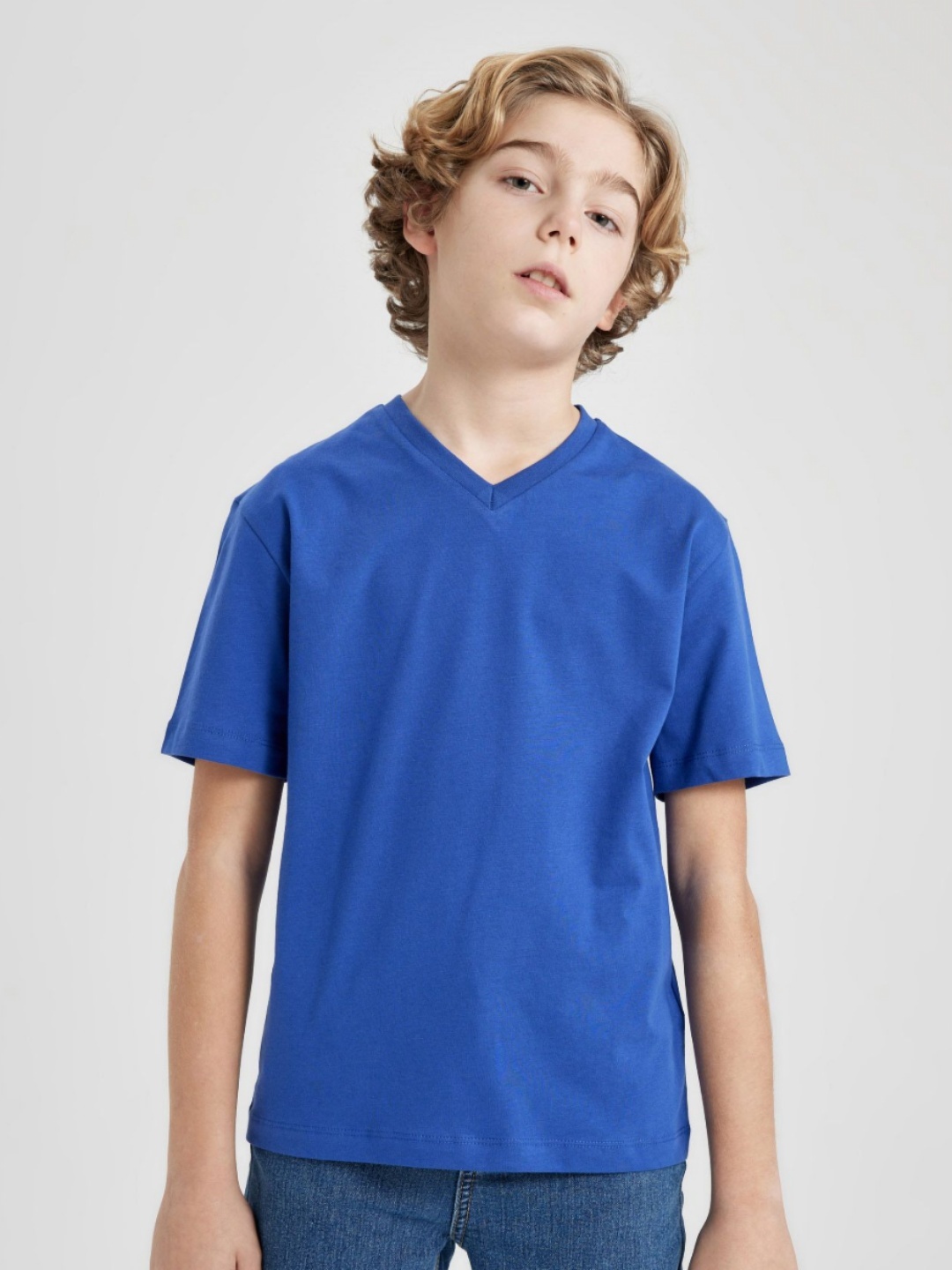 

DeFacto Boys Solid V-Neck Cotton T-shirt, Na