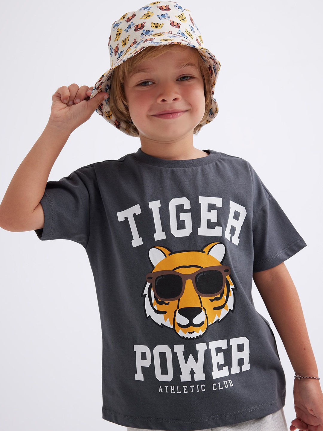 

DeFacto Boys Graphic Printed Round Neck Cotton T-shirt, Grey