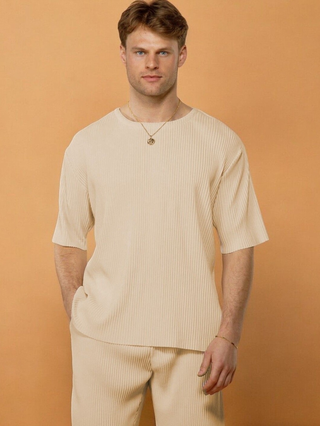 

CLAFOUTIS Men Drop-Shoulder Sleeves Raw Edge T-shirt, Beige