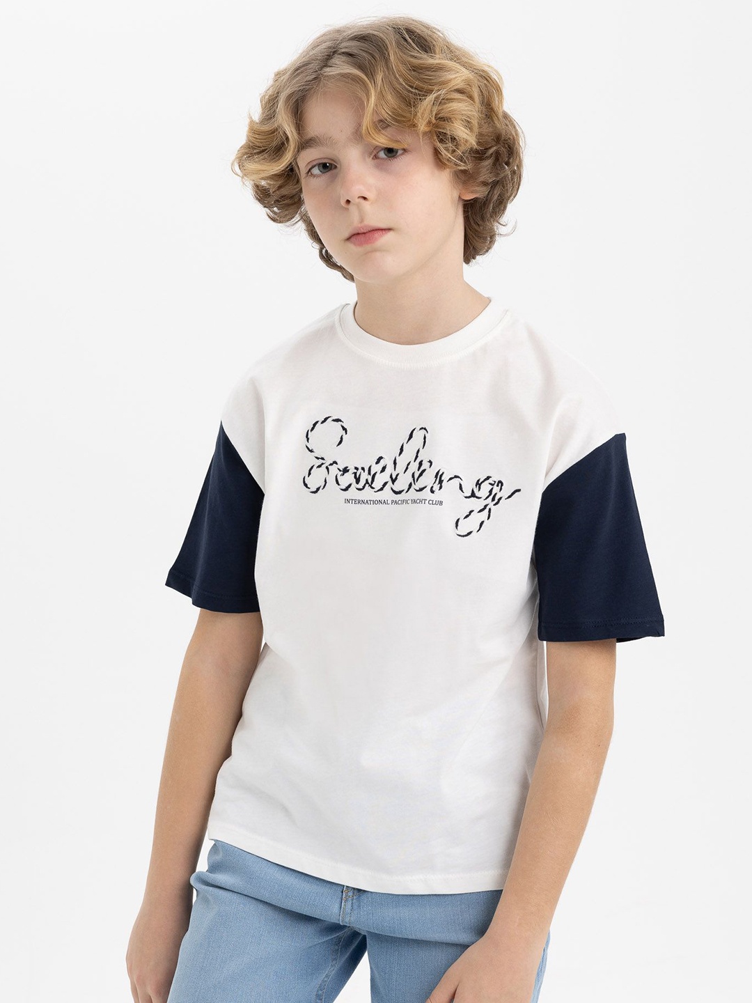 

DeFacto Boys Typography Printed T-shirt, Na