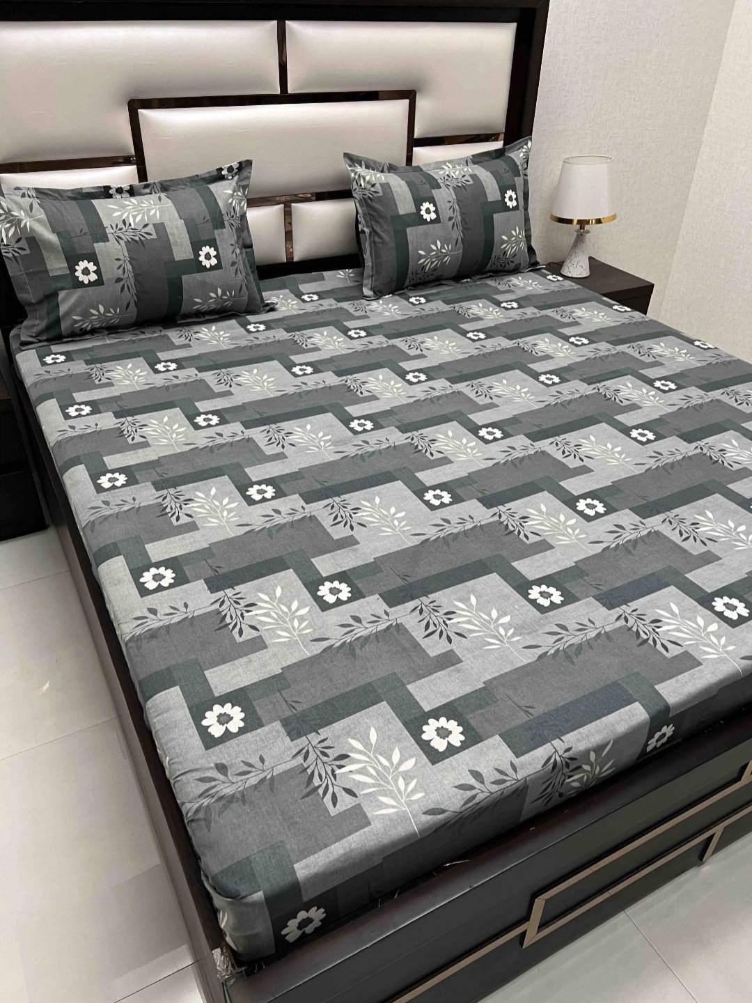 

Pure Decor Passion Grey & White Printed 230 TC Cotton Queen Bedsheet with 2 Pillow Covers