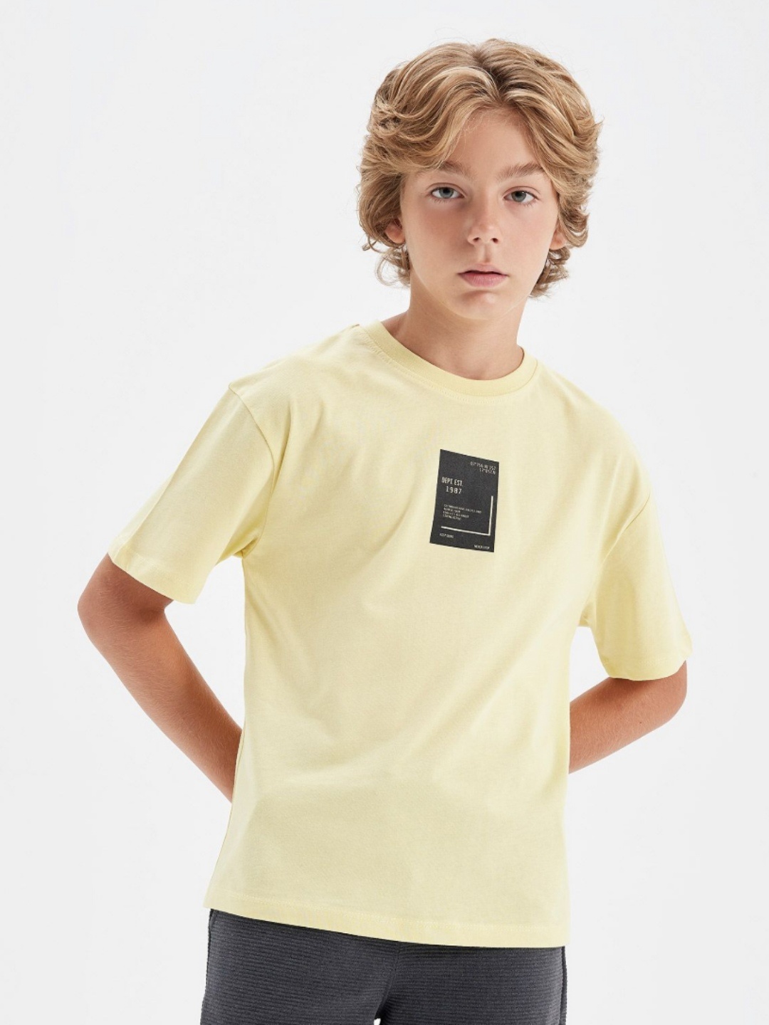 

DeFacto Boys Typography Pockets T-shirt, Na