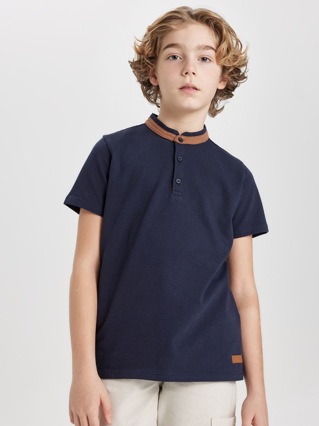 

DeFacto Boys Solid Round Neck Cotton T-shirt, Navy blue