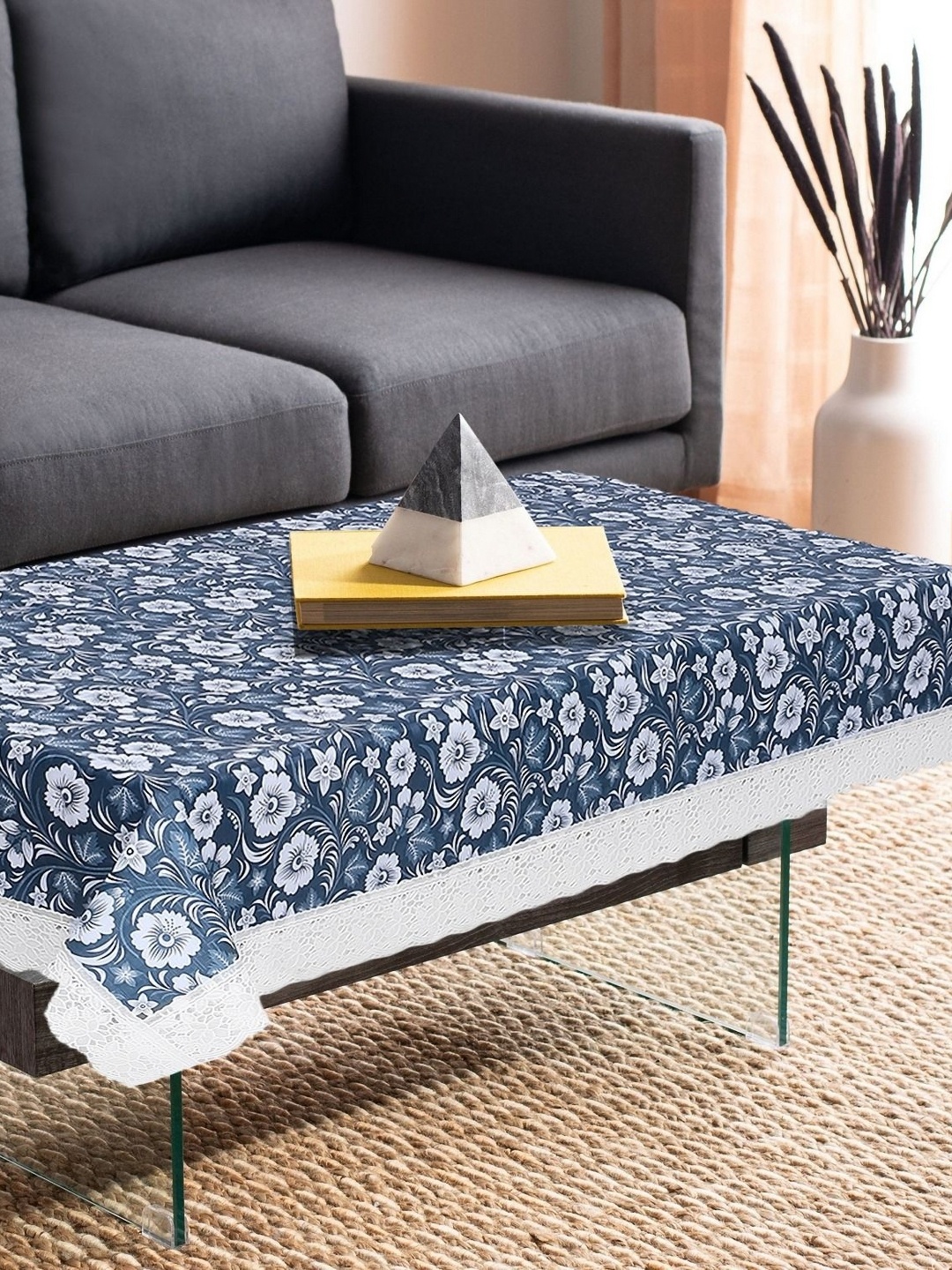 

LooMantha Blue & White Floral Printed 4 Seater Table Cover