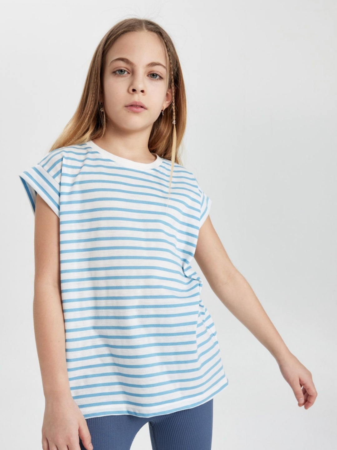

DeFacto Girls Striped Pockets T-shirt, Na