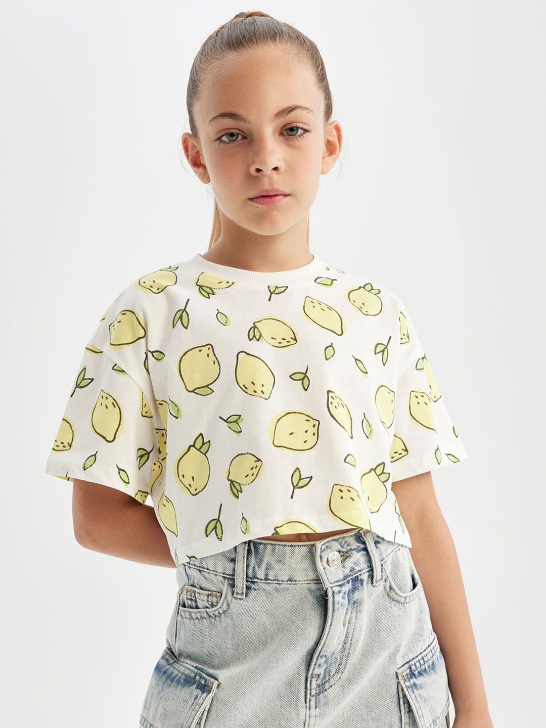 

DeFacto Girls Graphic Printed Round Neck Cotton T-shirt, White