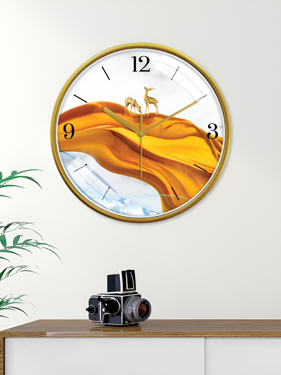 

RANDOM Printed Round Shaped Sweep Silent Movement Contemporary Wall Clock, Gold