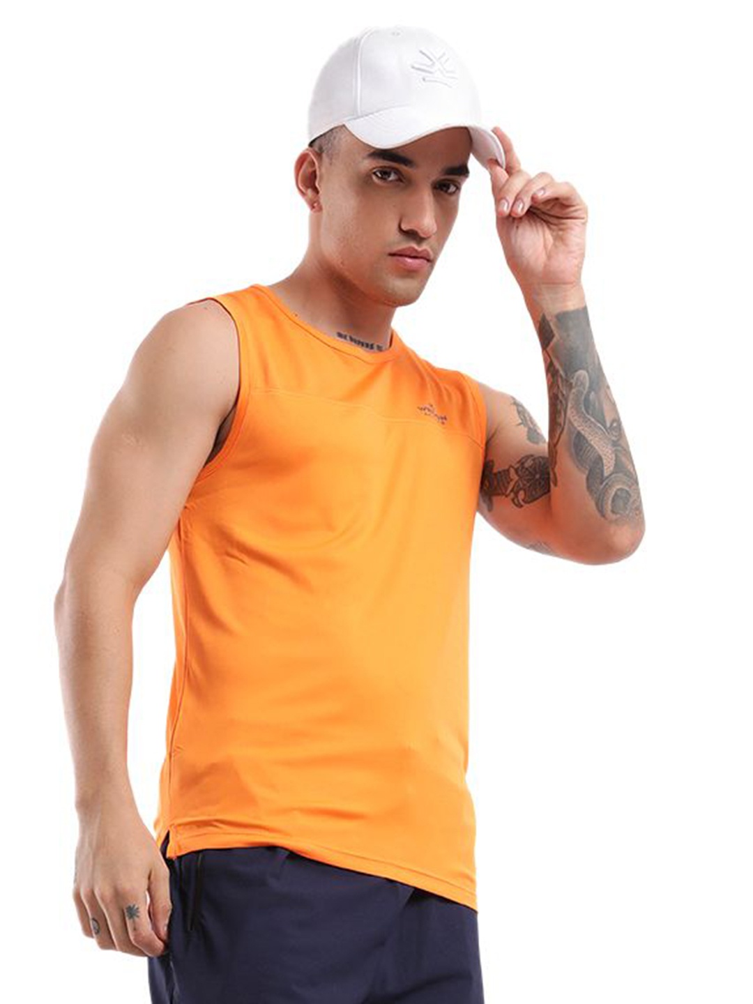 

WROGN Men Solid Round Neck Slim Fit T-shirt, Orange