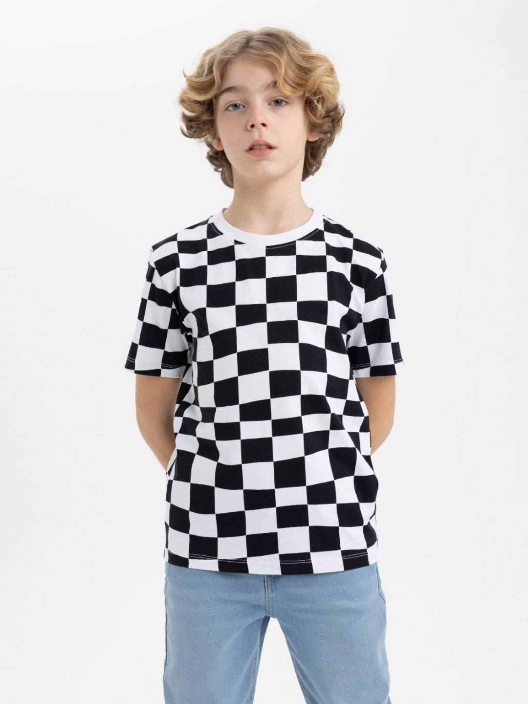 

DeFacto Boys Checked Henley Neck Monochrome Pockets T-shirt, Na