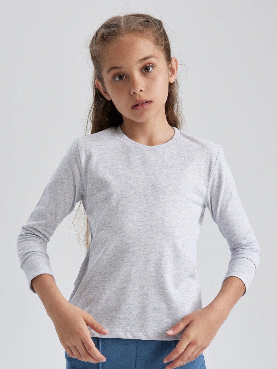 

DeFacto Girls Solid Round Neck T-shirt, Grey
