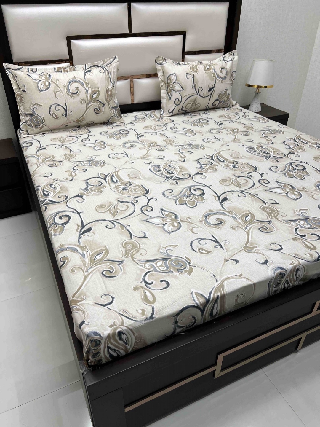 

Pure Decor Royal Velar Beige Printed 330 TC Cotton King Bedsheet with 2 Pillow Covers