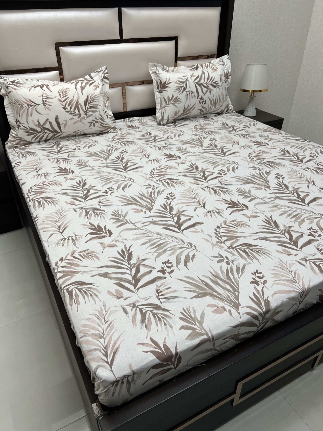 

Pure Decor Villa Brown Floral Printed Pure Cotton 380 TC King Bedsheet & 2 Pillow Covers