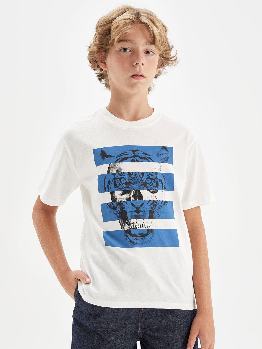 

DeFacto Boys Graphic Printed Round Neck Cotton T-shirt, White