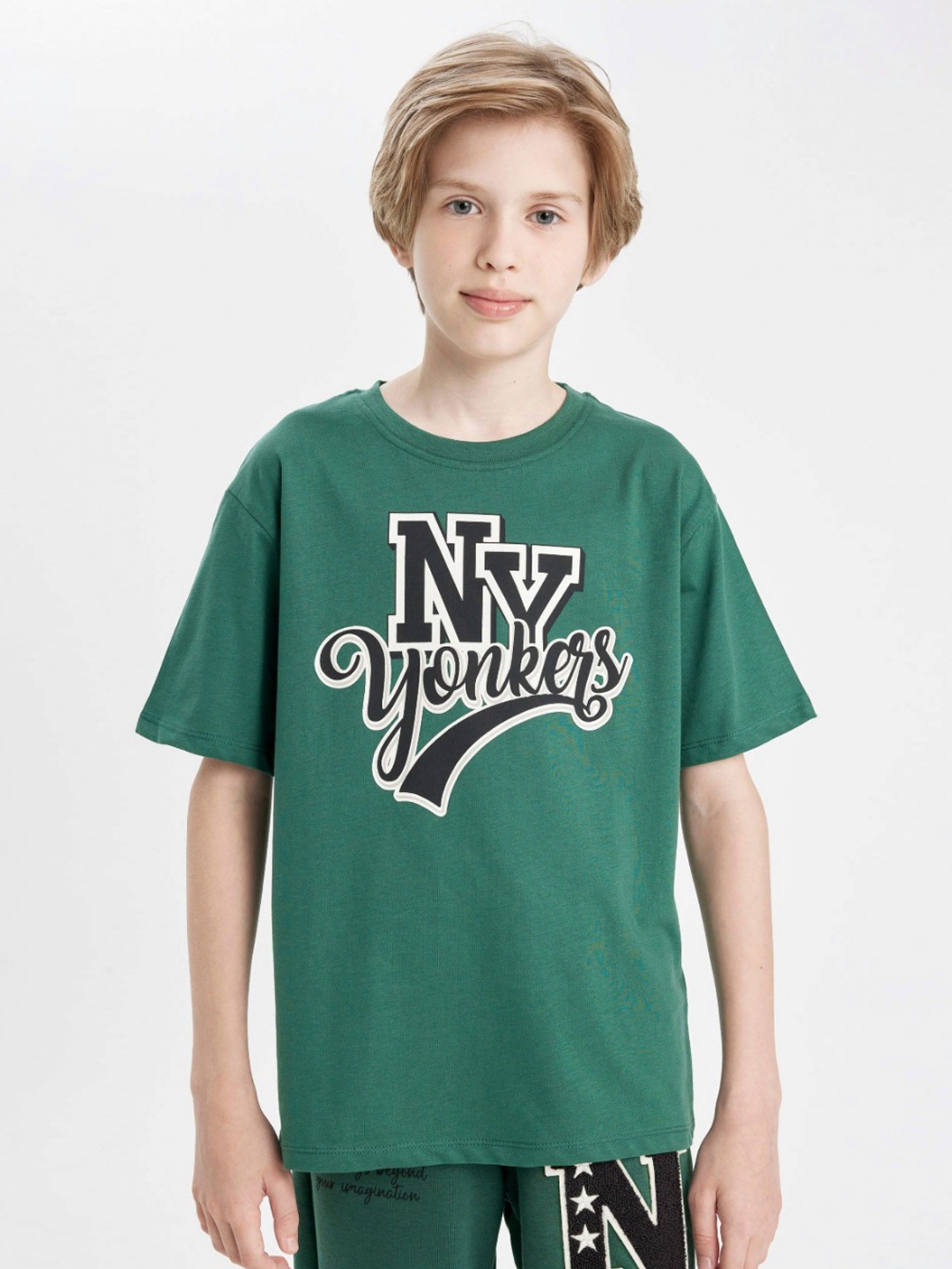 

DeFacto Boys Typography Printed Applique T-shirt, Na