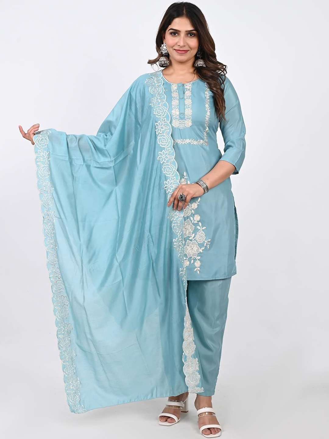 

KAVITA GUPTA Women Embroidered Regular Thread Work Kurta with Palazzos & With Dupatta, Blue